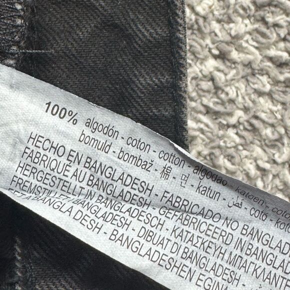 Zara Shorts Womens Sz 6 High Rise Distressed Denim Black Frayed Hem Metal Button - Picture 8 of 13